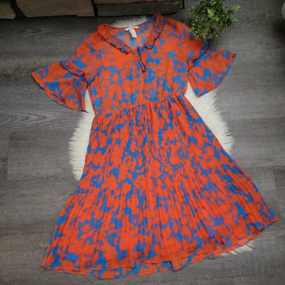 h&m orange dress floral H&M orange and blue floral print bell sleeve pleated dress size 8